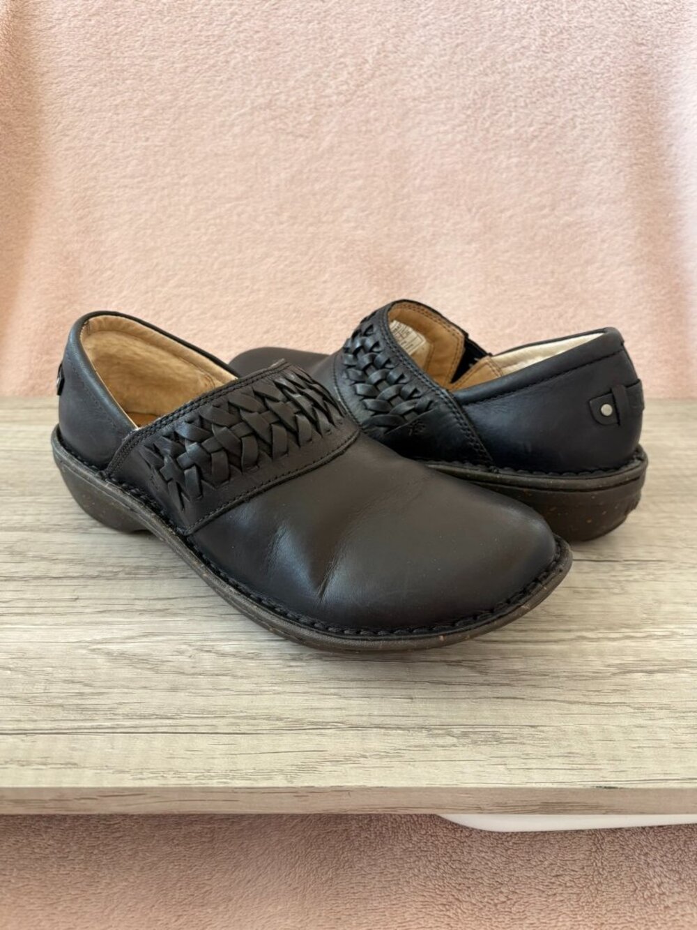 UGG Anila Black Leather Braided Woven Shearling Slip On Clog SN 1005427 7 $120